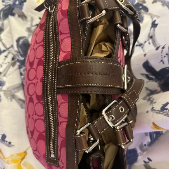 COACH Hampton Signature Collection Magenta STYLE F13022 - Picture 6 of 15